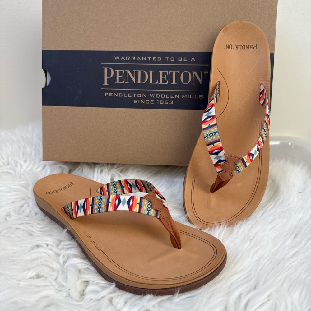 Pendleton Fire Legend Leather And Fabric Southwest Print Thong Sandals  8 NEW!